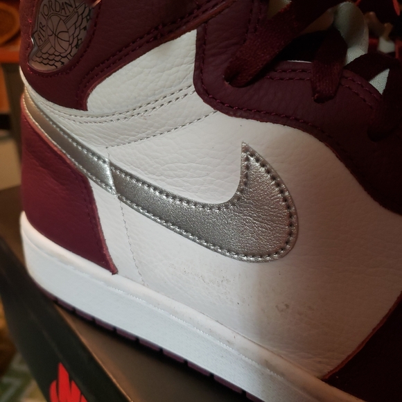 Jordan 1 OG Bordeaux - Picture 4 of 8